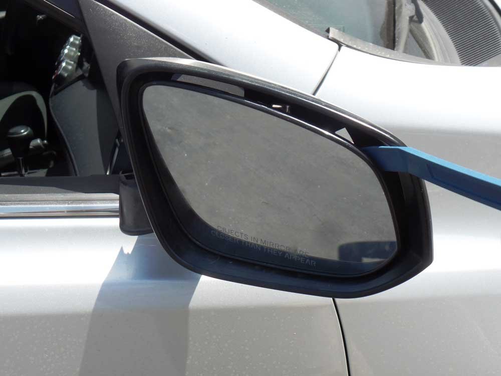 Simple Steps to Replace Your Car Side Mirror